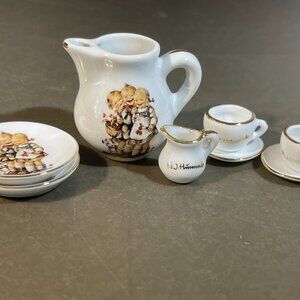 Reutter Miniature MJ Hummel Mini Porcelain Doll House Tea Set (70)